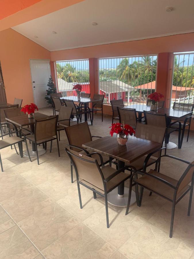 Omira Apartment Suites يلمستاد المظهر الخارجي الصورة