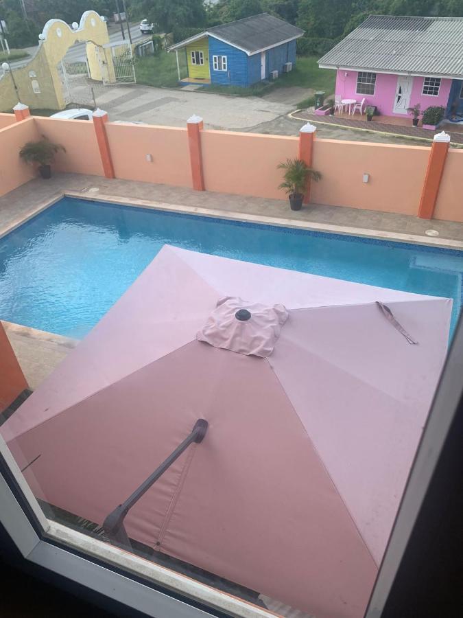 Omira Apartment Suites يلمستاد المظهر الخارجي الصورة
