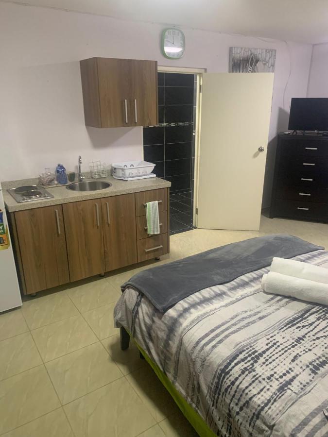Omira Apartment Suites يلمستاد المظهر الخارجي الصورة